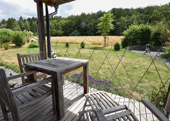 In Forest With Terrace & Bbq Casa de Férias Berlingen