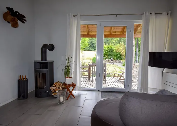 In Forest With Terrace & Bbq Casa de Férias Berlingen