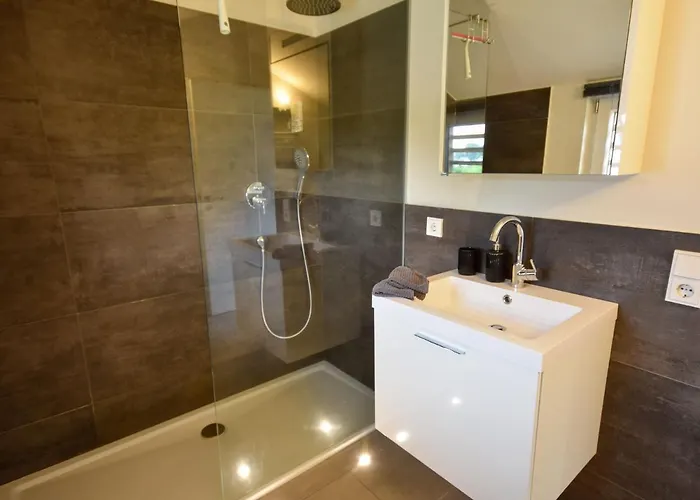 Casa de Férias In Forest With Terrace & Bbq