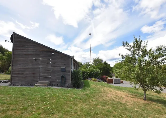 Casa de Férias In Forest With Terrace & Bbq